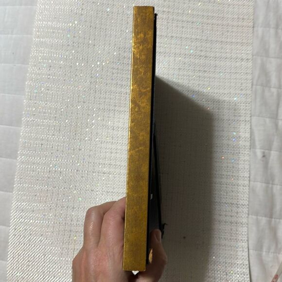 MILBURN Vintage Style Gold Brass Tone 5 x 7 Picture Frame - Picture 5 of 11